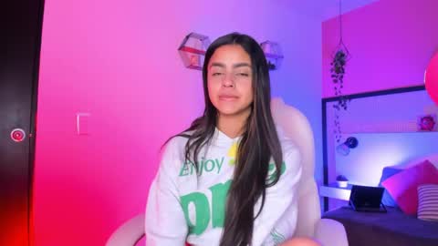 BELLA online show from April 13, 2026, 9:09 pm