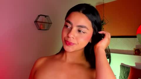 BELLA online show from April 17, 2026, 6:44 pm