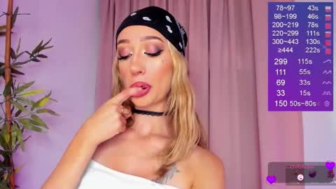 Snapshot of bella_white19 chatting on September 25, 2025, 2:21 pm Bella White online show from September 25, 2025, 2:21 pm