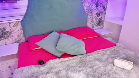 Bella Becca  online show from December 21, 2024, 6:44 pm