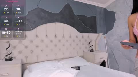 bellaastorm online show from October 4, 2025, 11:25 pm