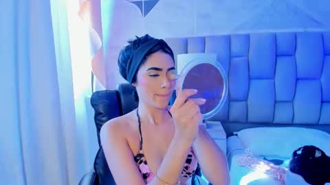 bellaastorm online show from October 17, 2025, 8:22 pm