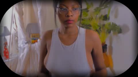 Bellah Blakes-Sarah Scrumptious Lee online show from September 18, 2025, 3:36 pm