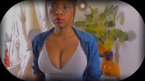 Bellah Blakes-Sarah Scrumptious Lee online show from September 23, 2025, 1:03 pm