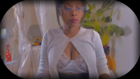 Bellah Blakes-Sarah Scrumptious Lee online show from October 23, 2025, 10:58 am