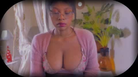 Bellah Blakes-Sarah Scrumptious Lee online show from October 27, 2025, 3:38 pm