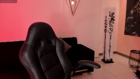  Bella C  online show from October 4, 2025, 12:36 pm