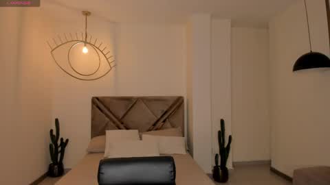  Bella C  online show from April 13, 2026, 8:14 pm