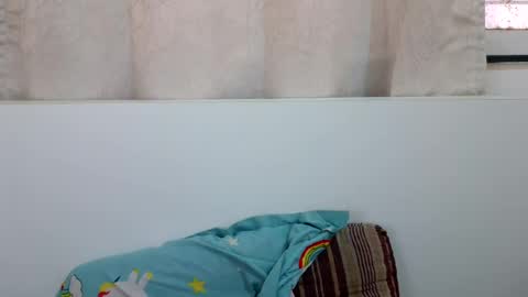Snapshot of bellacrystall chatting on June 18, 2026, 6:13 am bellacrystall online show from June 18, 2026, 6:13 am