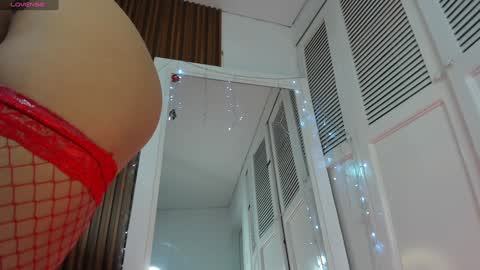 Snapshot of belladuboiss_ chatting on December 11, 2024, 4:20 pm belladuboiss_ online show from December 11, 2024, 4:20 pm
