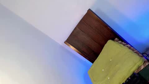 Bella rowt online show from November 9, 2025, 2:54 am