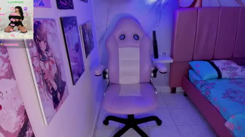 bellagreen_ online show from October 7, 2025, 8:39 pm