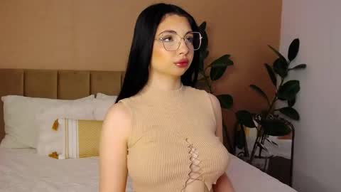 Snapshot of bellahere chatting on June 3, 2026, 6:49 am Diana online show from June 3, 2026, 6:49 am