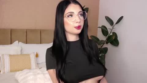 Snapshot of bellahere chatting on July 10, 2026, 7:12 am Diana online show from July 10, 2026, 7:12 am