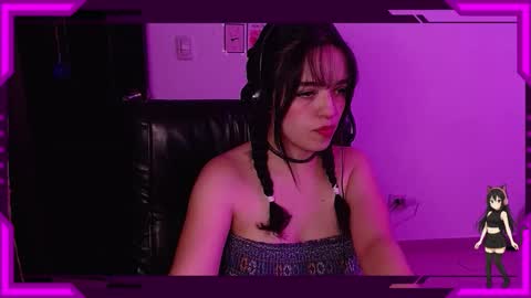 Snapshot of bellamoteluna chatting on October 21, 2025, 3:29 am Bella Monteluna online show from October 21, 2025, 3:29 am