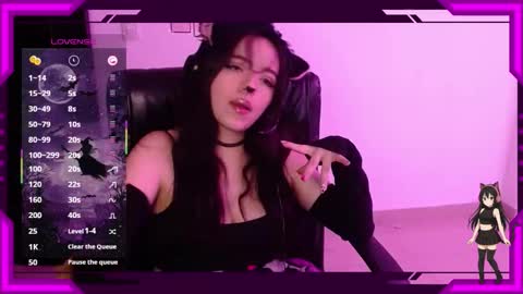 Snapshot of bellamoteluna chatting on October 31, 2025, 3:35 pm Bella Monteluna online show from October 31, 2025, 3:35 pm