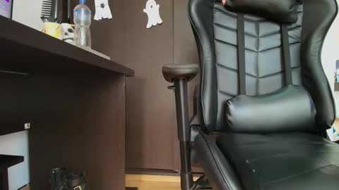 Camille  online show from October 27, 2025, 9:08 pm