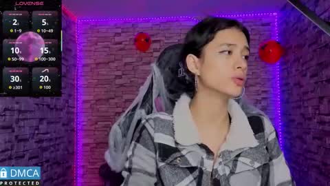 Snapshot of bellaodisea chatting on October 17, 2025, 11:29 pm online show from October 17, 2025, 11:29 pm