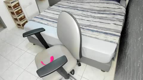 Snapshot of bellaprettty chatting on October 23, 2025, 2:49 pm Bella Angelycal online show from October 23, 2025, 2:49 pm