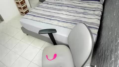 Snapshot of bellaprettty chatting on November 5, 2025, 2:50 pm Bella Angelycal online show from November 5, 2025, 2:50 pm