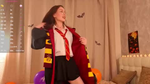 Anna  u can call me Ana de Armas online show from October 31, 2025, 5:47 pm