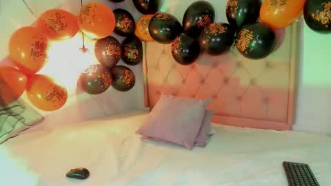 LUCIANA online show from October 31, 2025, 2:18 pm