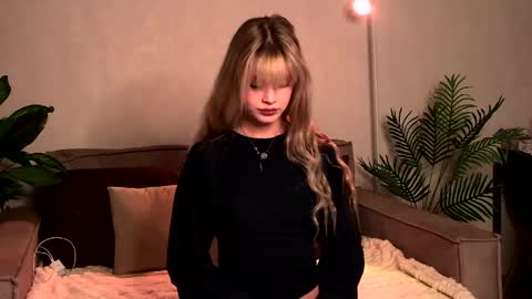 bellasecrettt online show from May 8, 2026, 4:45 pm