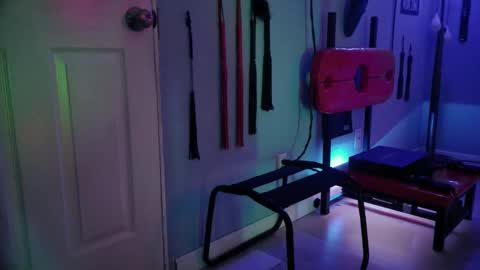 Bellaskeykeeper online show from April 18, 2026, 10:19 am