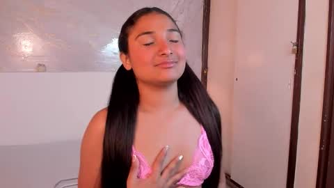 Snapshot of bellasky4 chatting on October 2, 2025, 12:01 pm Bella online show from October 2, 2025, 12:01 pm