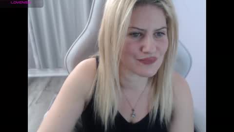 Snapshot of bellastar84 chatting on October 24, 2025, 12:56 pm Starr40 online show from October 24, 2025, 12:56 pm