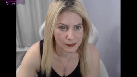 Snapshot of bellastar84 chatting on October 25, 2025, 11:07 am Starr40 online show from October 25, 2025, 11:07 am