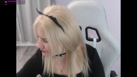 Snapshot of bellastar84 chatting on October 28, 2025, 1:03 pm Starr40 online show from October 28, 2025, 1:03 pm