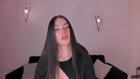 B E L L A  online show from May 28, 2026, 11:29 am