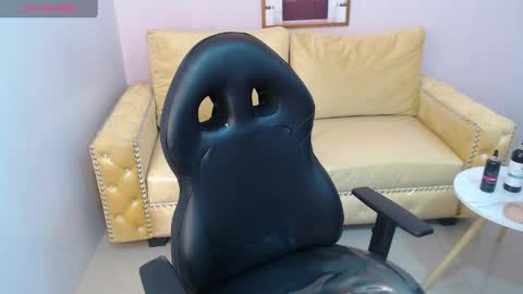 Snapshot of bellatrix_ch chatting on October 5, 2025, 11:41 am Bella online show from October 5, 2025, 11:41 am