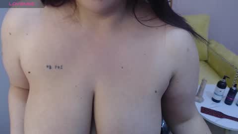 Snapshot of bellatrix_ch chatting on October 18, 2025, 5:14 pm Bella online show from October 18, 2025, 5:14 pm