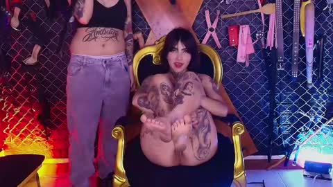 bellatrix_infernal_bdsm online show from May 19, 2026, 11:55 pm