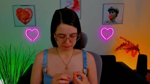 Snapshot of bellatrixllestrange chatting on February 28, 2025, 5:59 pm Bella. Ntmu online show from February 28, 2025, 5:59 pm