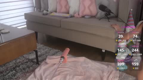Snapshot of belle_adrienne chatting on January 4, 2025, 4:33 am Belle Adrienne  IG  online show from January 4, 2025, 4:33 am