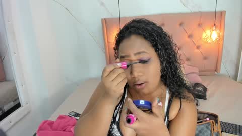 Snapshot of belle_brunette chatting on January 3, 2025, 9:26 pm belle online show from January 3, 2025, 9:26 pm