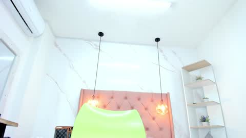 Snapshot of belle_brunette chatting on January 19, 2025, 3:39 am belle online show from January 19, 2025, 3:39 am