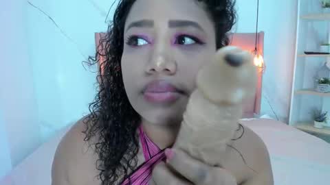 Snapshot of belle_brunette chatting on February 18, 2025, 10:14 pm belle online show from February 18, 2025, 10:14 pm