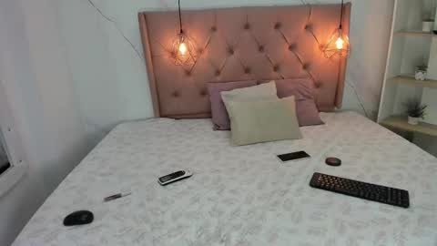 Snapshot of belle_brunette chatting on March 5, 2025, 9:37 pm belle online show from March 5, 2025, 9:37 pm