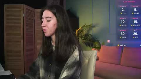 Bella online show from October 4, 2025, 3:43 pm