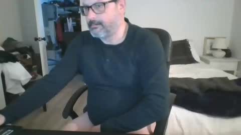 bellequeue19758 online show from November 15, 2025, 12:45 pm