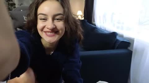 Snapshot of bellewild757 chatting on October 3, 2025, 4:53 am BelleWild online show from October 3, 2025, 4:53 am