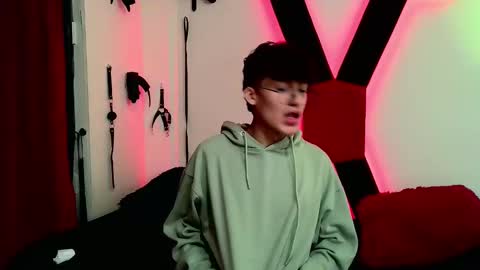 Neon online show from November 11, 2025, 11:21 am