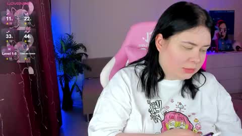 Snapshot of bellybooxo chatting on November 13, 2025, 3:33 pm LinaBoo online show from November 13, 2025, 3:33 pm