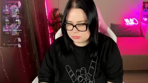 Snapshot of bellybooxo chatting on November 17, 2025, 5:13 am LinaBoo online show from November 17, 2025, 5:13 am