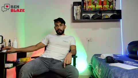 Snapshot of ben_blaze chatting on December 30, 2024, 12:54 am BEN online show from December 30, 2024, 12:54 am