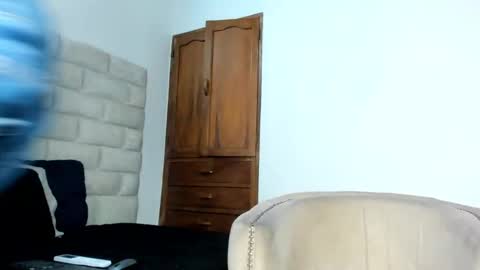    online show from October 4, 2025, 9:13 pm